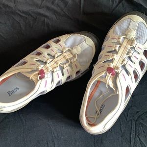 Bess Womens Sneakers. Great Shape!🌷